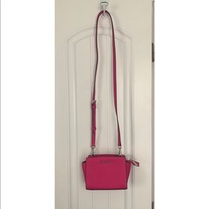Michael Kors Selma Mini Crossbody - Fushia